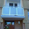 Oprava balkonů panelového domu, výměna zábradlí, Trutnov